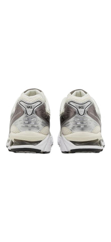 Aesics gel kayano14 ‘silver cream’